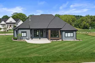 4077 Hawthorn Farm Ct, Delafield, WI 53058 - Photo 56