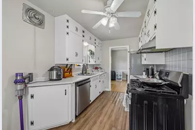 5451 N Kent Ave, Whitefish Bay, WI 53217 - Photo 4