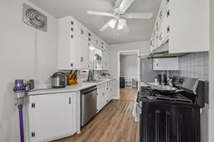 5451 N Kent Ave, Whitefish Bay, WI 53217 - Photo 4