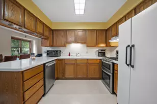 610 Green Bay Dr, Mayville, WI 53050 - Photo 10