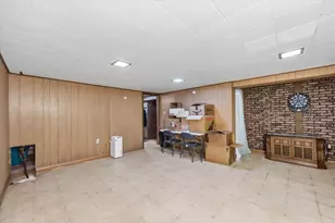 2789 N Mayfair Ct, Wauwatosa, WI 53222 - Photo 30