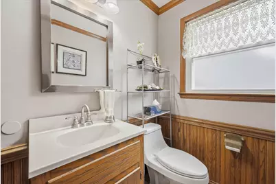 2789 N Mayfair Ct, Wauwatosa, WI 53222 - Photo 18