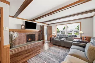 2789 N Mayfair Ct, Wauwatosa, WI 53222 - Photo 12