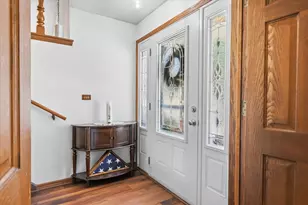 2789 N Mayfair Ct, Wauwatosa, WI 53222 - Photo 2
