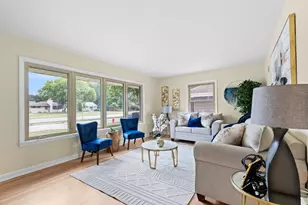 2831 S 76th St, West Allis, WI 53219 - Photo 4