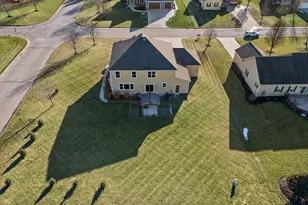 N42W22770 Beacon Ct, Pewaukee, WI 53072 - Photo 46