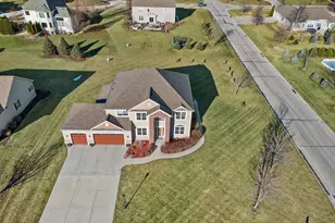 N42W22770 Beacon Ct, Pewaukee, WI 53072 - Photo 44