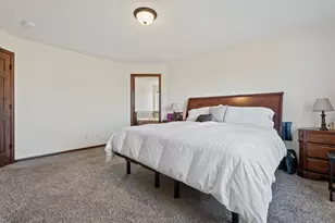 N42W22770 Beacon Ct, Pewaukee, WI 53072 - Photo 24