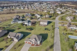 N42W22770 Beacon Ct, Pewaukee, WI 53072 - Photo 42