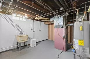 8030 W Colfax Ct, Milwaukee, WI 53218 - Photo 20