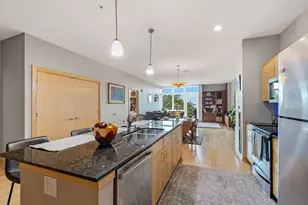 601 E Ogden Ave, Milwaukee, WI 53202 - Photo 10