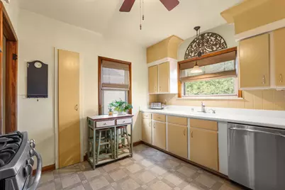 3373 S 19th St, Milwaukee, WI 53215 - Photo 8