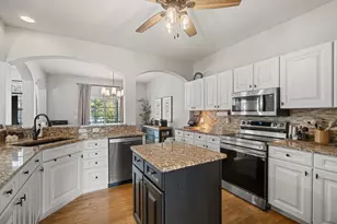 304 Woodlands Ct, Hartland, WI 53029 - Photo 18