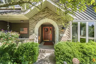 2819 Killarney Ct, West Bend, WI 53095 - Photo 2