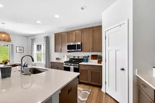 N67W25380 Aspen Ln, Sussex, WI 53089 - Photo 10