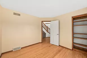 N51W16945 Fair Oak Pkwy, Menomonee Falls, WI 53051 - Photo 14