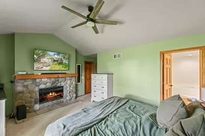 612  Sweetbriar Ln, Watertown, WI 53098 - Photo 6
