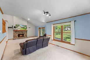 612 Sweetbriar Ln, Watertown, WI 53098 - Photo 2