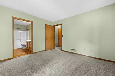 1335  Hickory Dr #A, Waukesha, WI 53186 - Photo 16