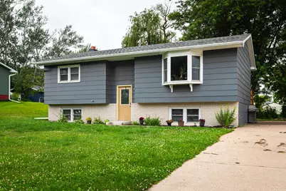 1606  Cliffview Dr, Holmen, WI 54636 - Photo 1