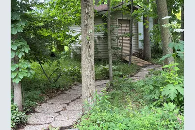 1912  Mapletree Rd, Howards Grove, WI 53083 - Photo 8