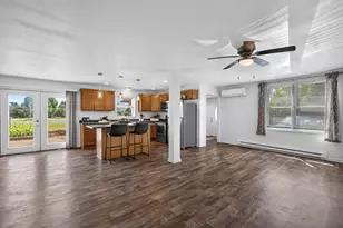 2201 Stonecroft Dr, Grafton, WI 53024 - Photo 10