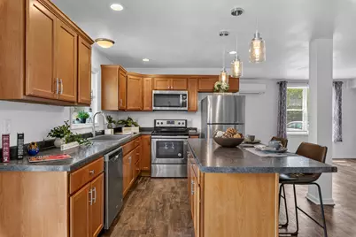 2201  Stonecroft Dr #2203, Grafton, WI 53024 - Photo 6