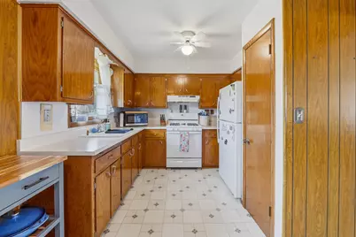 1817  Wilson Ave, Sheboygan, WI 53081 - Photo 2