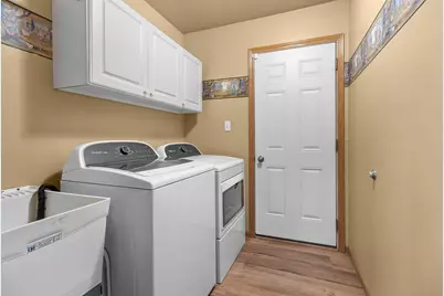 210  Cedar St, Johnson Creek, WI 53038 - Photo 28