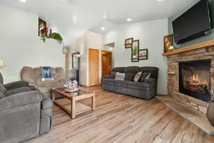 210 Cedar St, Johnson Creek, WI 53038 - Photo 4