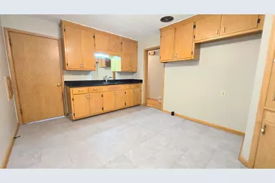 4321 N 75th St, Milwaukee, WI 53216 - Photo 10