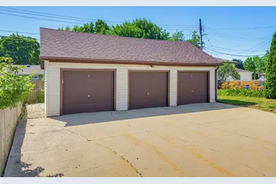 4359 N 82nd St, Milwaukee, WI 53222 - Photo 4