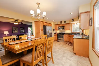 4123 N 95th St, Wauwatosa, WI 53222 - Photo 8