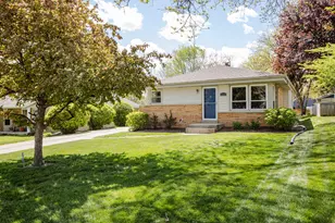 4123 N 95th St, Wauwatosa, WI 53222 - Photo 4