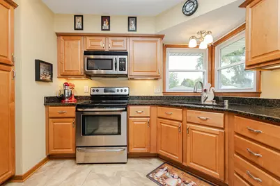 4123 N 95th St, Wauwatosa, WI 53222 - Photo 14