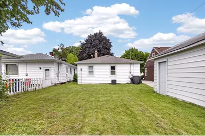 2304  James Blvd, Racine, WI 53403 - Photo 6