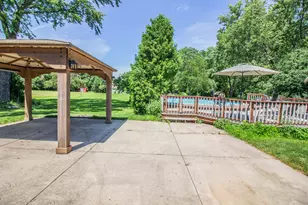 N80W16102 Rainbow Dr, Menomonee Falls, WI 53051 - Photo 2