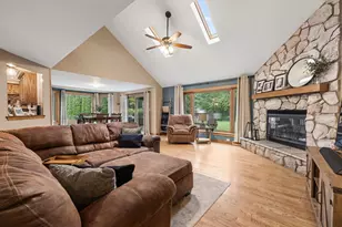 3960 Kings Way, Hartford, WI 53086 - Photo 8