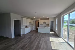1487 Patton Dr, Hartford, WI 53027 - Photo 8