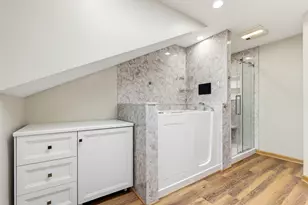 W220N11412 Amy Belle Rd, Germantown, WI 53022 - Photo 34