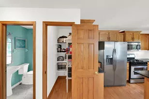 9505 N Michael Ct, Milwaukee, WI 53224 - Photo 22