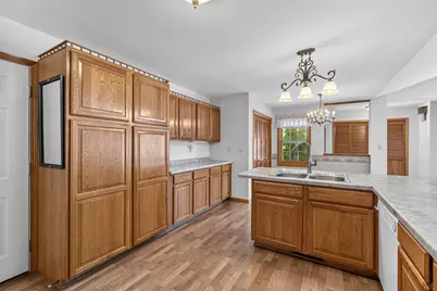 317 E Antoine Dr, Port Washington, WI 53074 - Photo 4