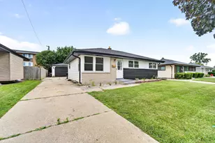 2702 Loraine Ave, Racine, WI 53404 - Photo 2