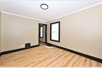 2448 N 28th St, Milwaukee, WI 53210 - Photo 4