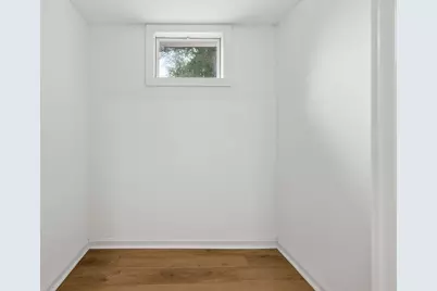 524 E Oak St, Juneau, WI 53039 - Photo 34