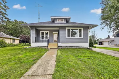 524 E Oak St, Juneau, WI 53039 - Photo 1