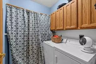 2105 Pine Ridge Ct, Grafton, WI 53024 - Photo 14