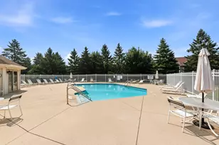 2105 Pine Ridge Ct, Grafton, WI 53024 - Photo 26