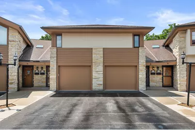 N89W16329  Main St #8, Menomonee Falls, WI 53051 - Photo 1