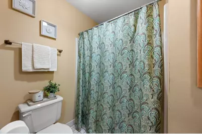 N89W16329  Main St #8, Menomonee Falls, WI 53051 - Photo 18